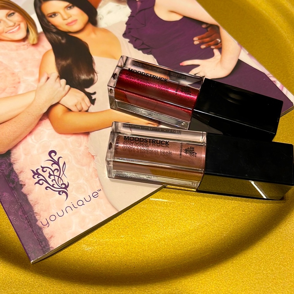 Younique Moonstruck liquid shadow